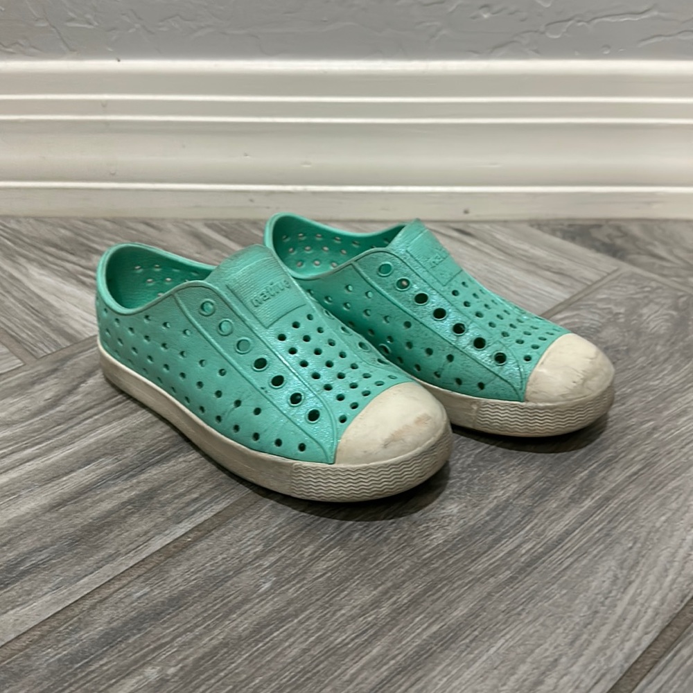 Kids Native Shoes Size 11